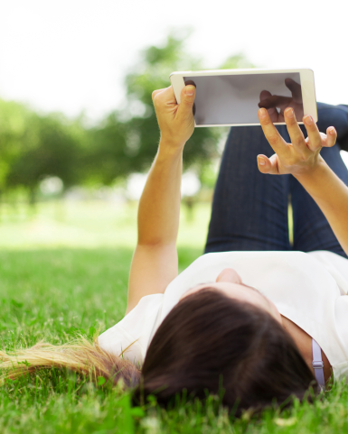 Tipps_Boremo_liegende_Person_auf_Gras